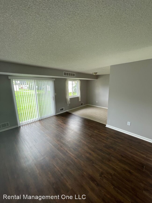 Building Photo - 2 br, 1.5 bath House - 15658 Dupage Blvd