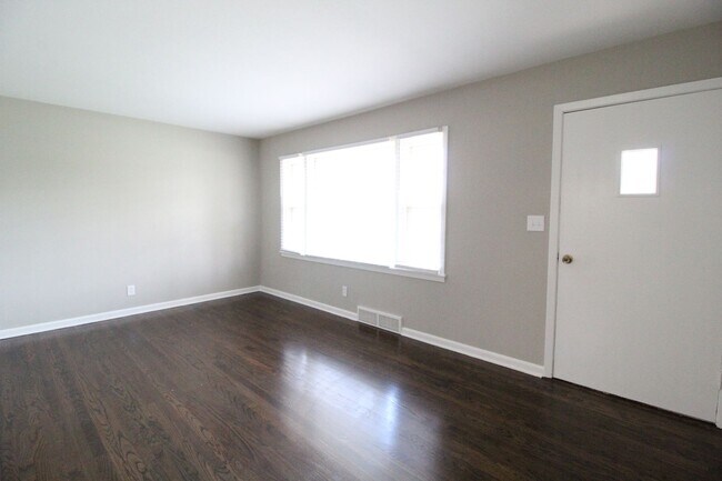 Foto del edificio - 3 Bedroom 1 Bath Home In Overland Park