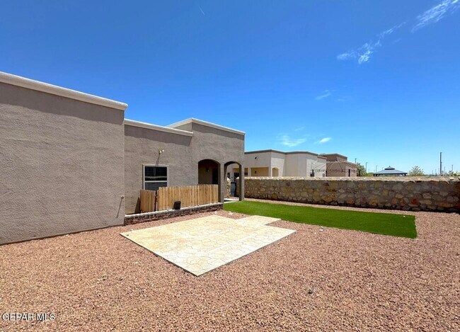 Foto del edificio - 14372 Angel D Garcia Ct
