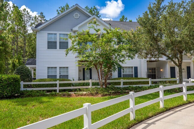 Foto del edificio - Adorable updated 1st floor condo