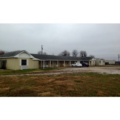 Building Photo - 5850-5874 W Highway 60
