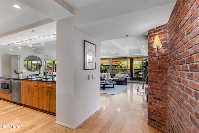 Foto del edificio - 7141 E Rancho Vista Dr