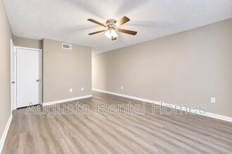 Building Photo - 146 Chalet N Blvd