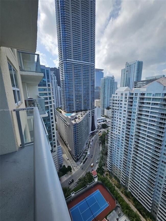 Foto del edificio - 1155 Brickell Bay Dr