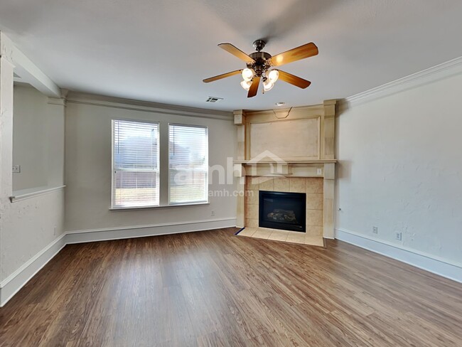 Building Photo - 514 Golden Bell Drive