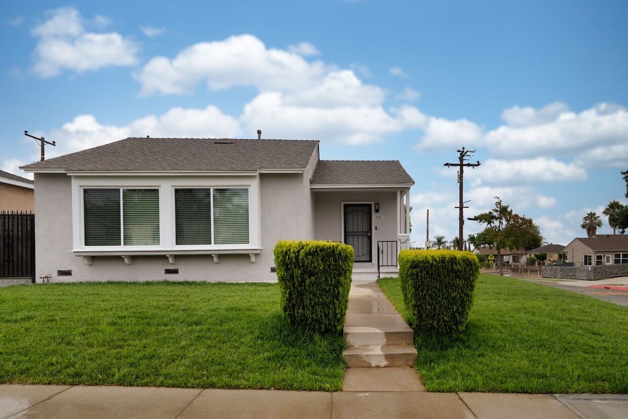 Primary Photo - Charming 3 Bedrooms 2 Bathrooms Home $4,00...