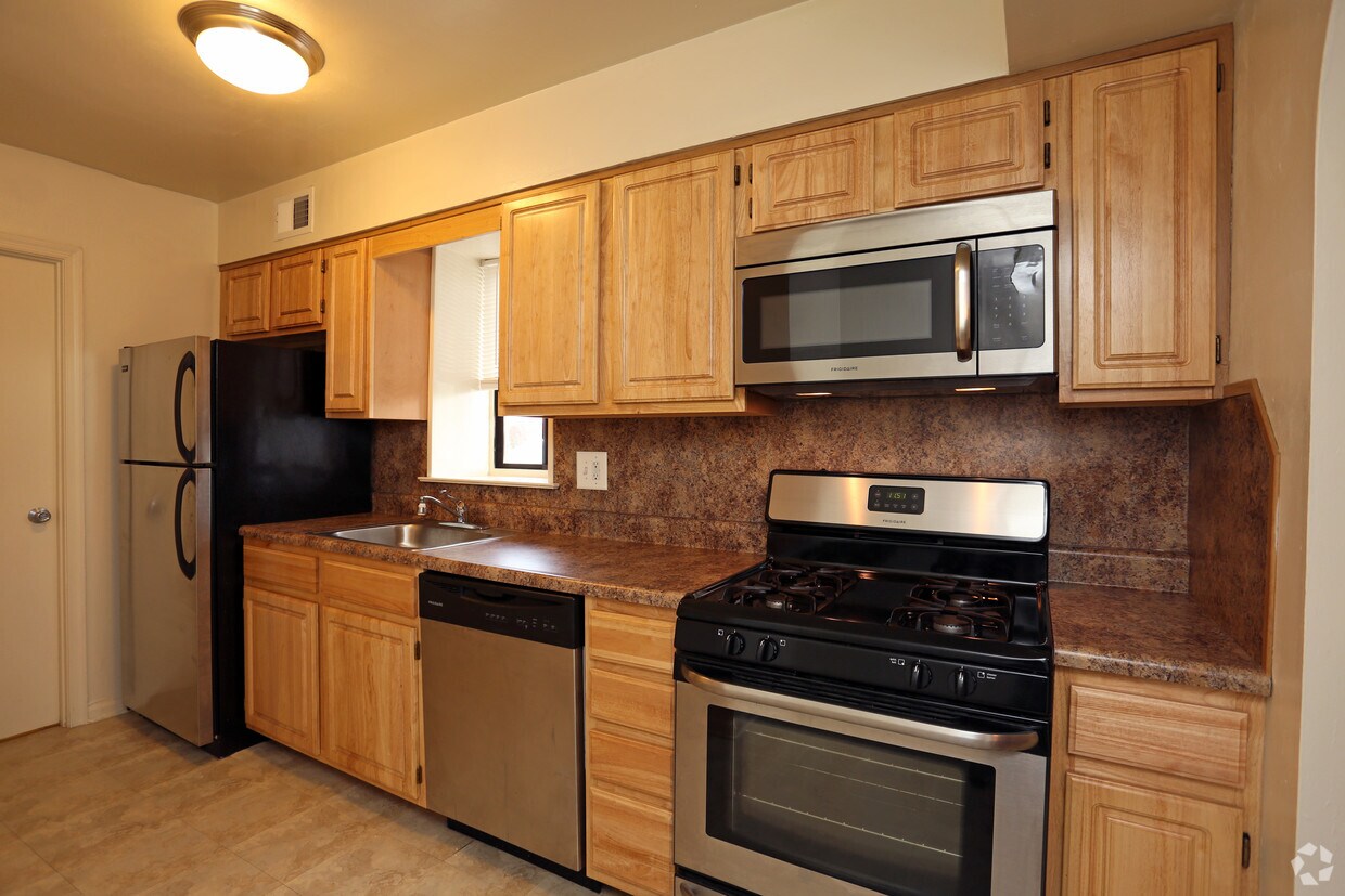 Brookshire Trace Townhomes & Duplexes Apartments 3 Brookshire Ter