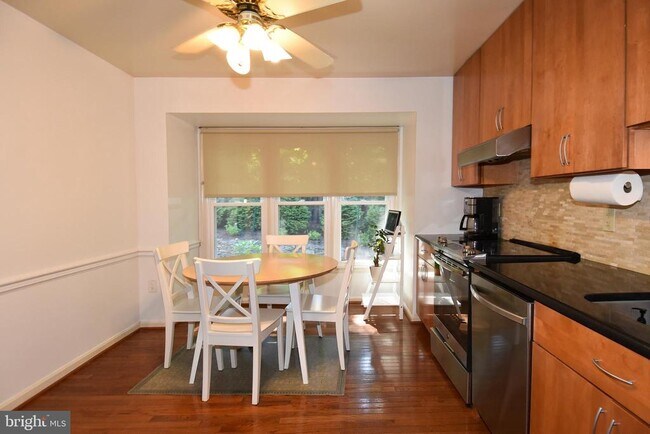 Foto del edificio - 4846 Cloister Dr