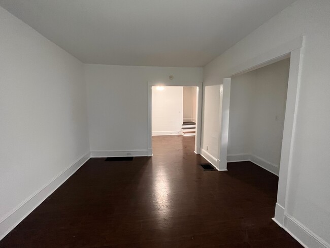 Living - 82 Park Ave