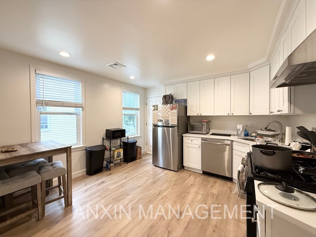 Foto principal - 72 Easton St