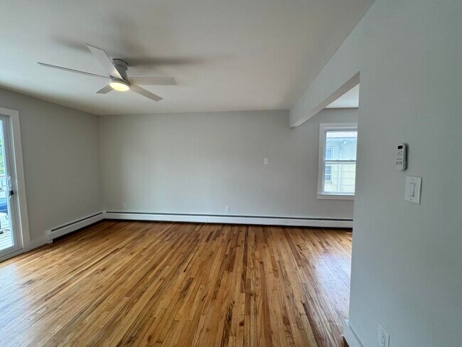 Building Photo - 253 Webster Ave