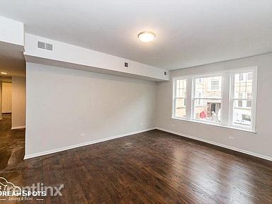 Foto del edificio - 4622 S Lake Park Ave