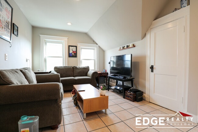 Foto del edificio - 33 Long Ave