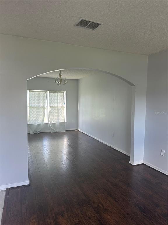 Building Photo - 712 Parrot Ct