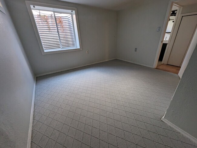 Bedroom 2 - 409 Illinois St