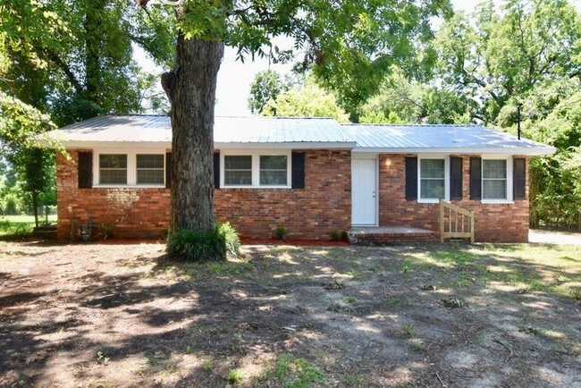 Foto del edificio - Renovated 3 Bed/2 Bath Near Downtown Augusta