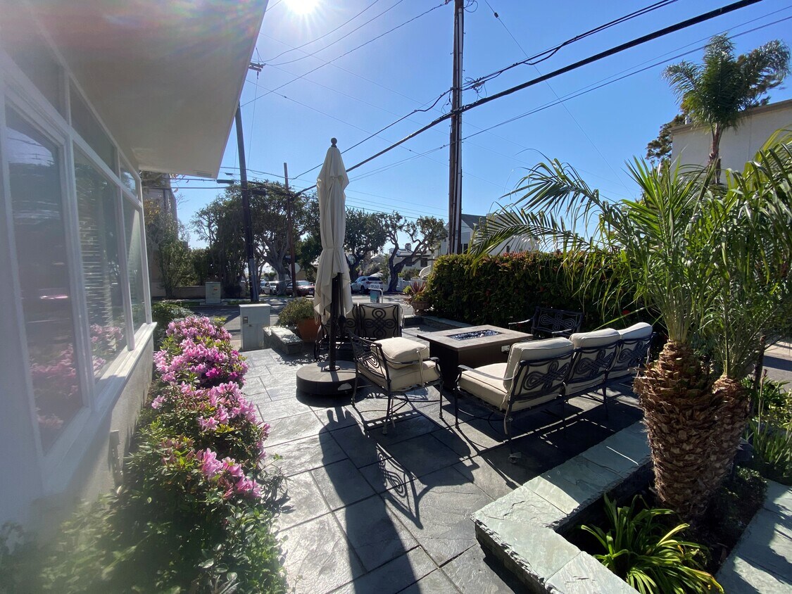 Primary Photo - 300 Dahlia Pl