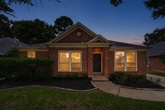 Building Photo - 12835 Cooper Breaks Dr