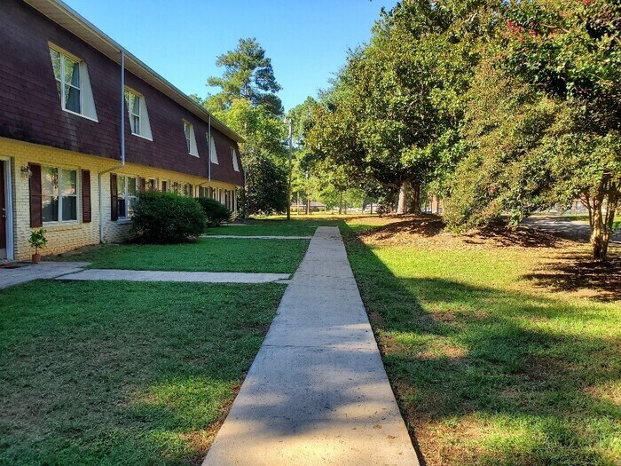 Primary Photo - Gorgeous, upgraded and refurbished townhom...