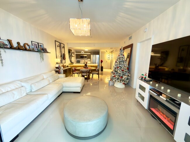 Foto del edificio - 488 NE 18th St