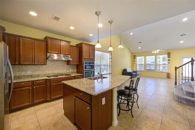 Foto del edificio - 6446 Burgess Heights Ln