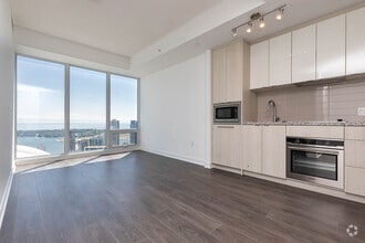 Building Photo - 125 Blue Jays Way