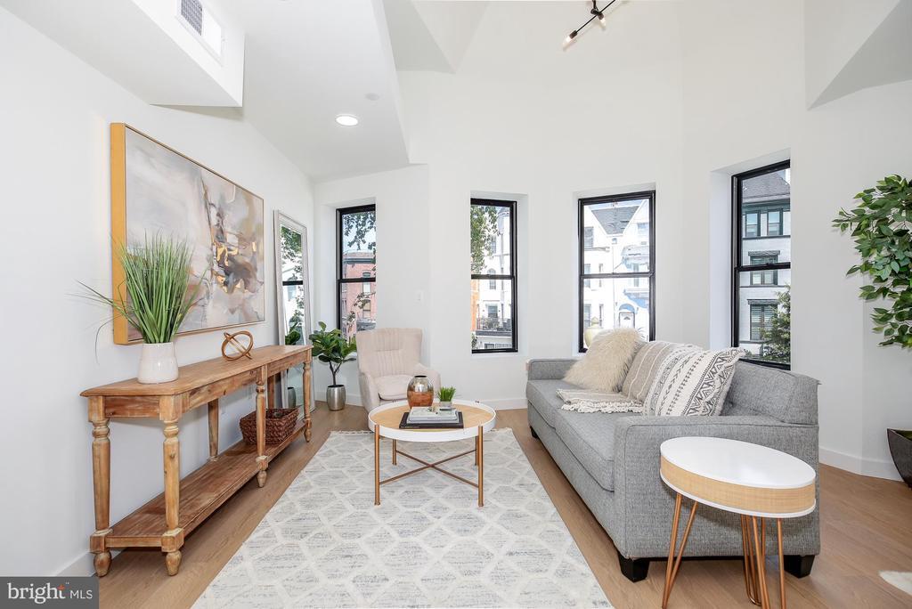 Foto principal - 304 Florida Ave NW