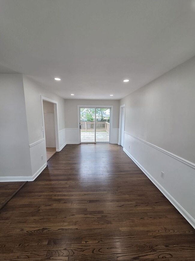 Building Photo - 955 Egret Dr