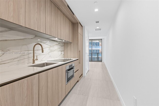Foto del edificio - 77 SE 5th St