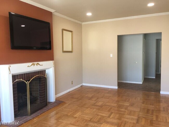 Building Photo - 4 br, 3 bath House - 263 Country Club Dr