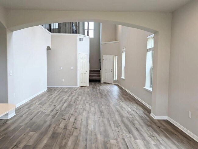 Building Photo - 112 Manassas Dr