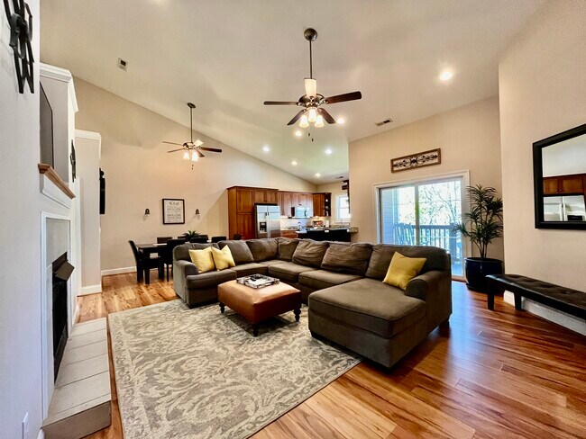 Foto del edificio - 33 Winterhawk Drive
