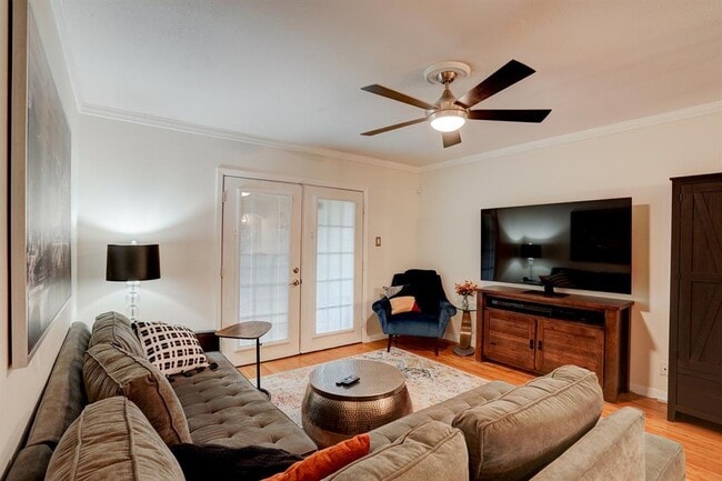 Foto del edificio - 7920 Rockwood Ln