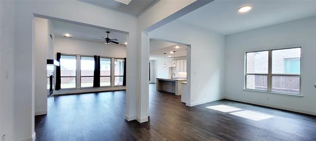 Foto del edificio - 604 Luna Springs Dr