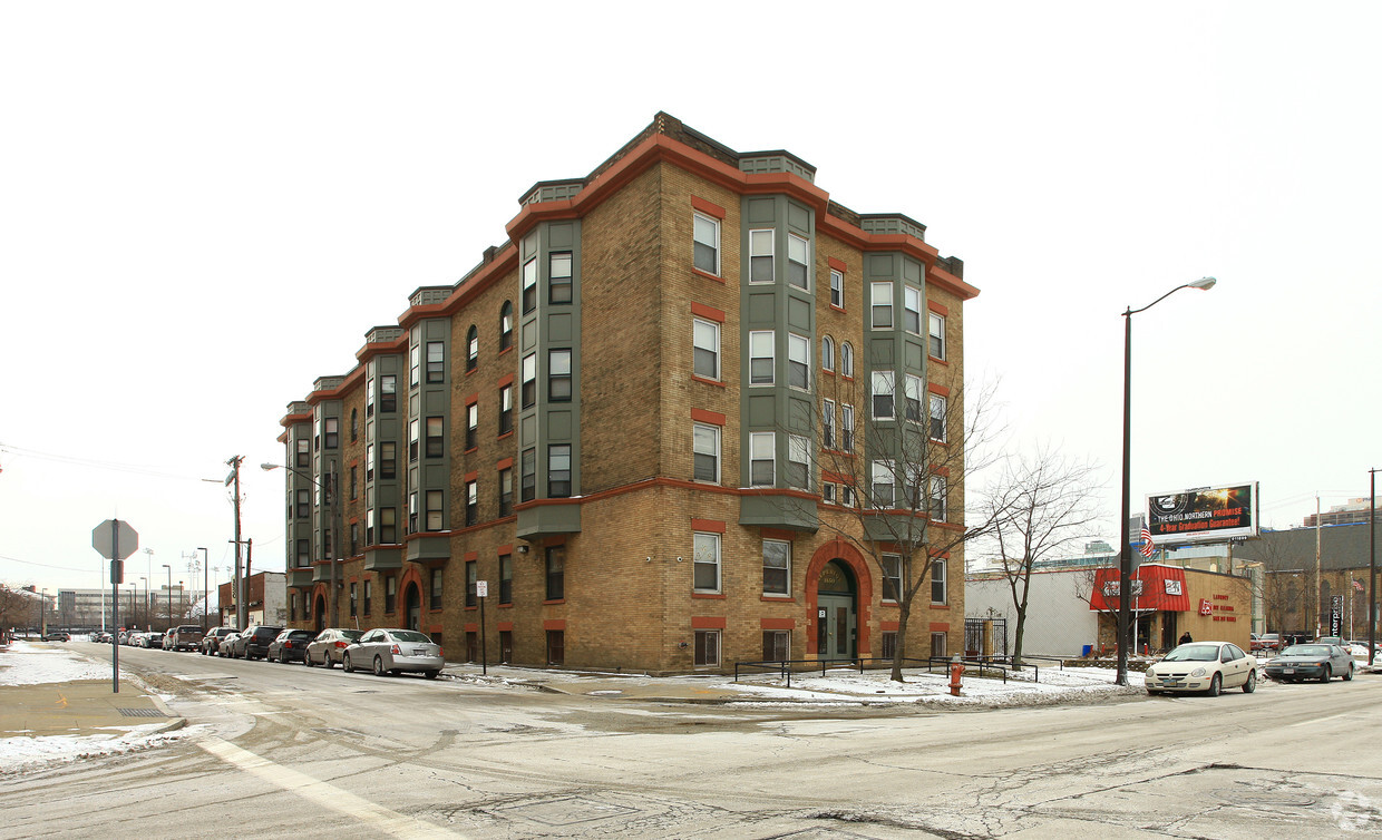 Primary Photo - The 1850 Superior Apartments