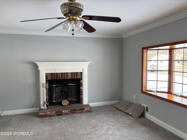 Foto del edificio - 148 Bayshore Dr