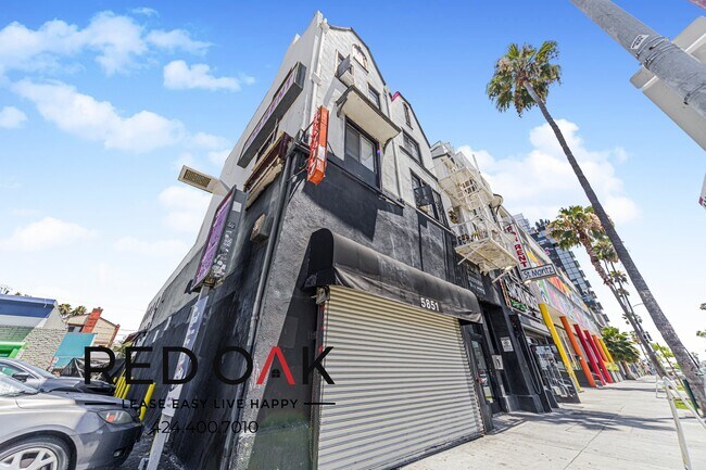 Building Photo - 5849 Sunset Blvd