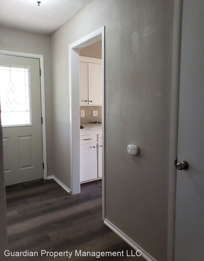 Building Photo - 3 br, 1.5 bath House - 3118 S Chase Ave
