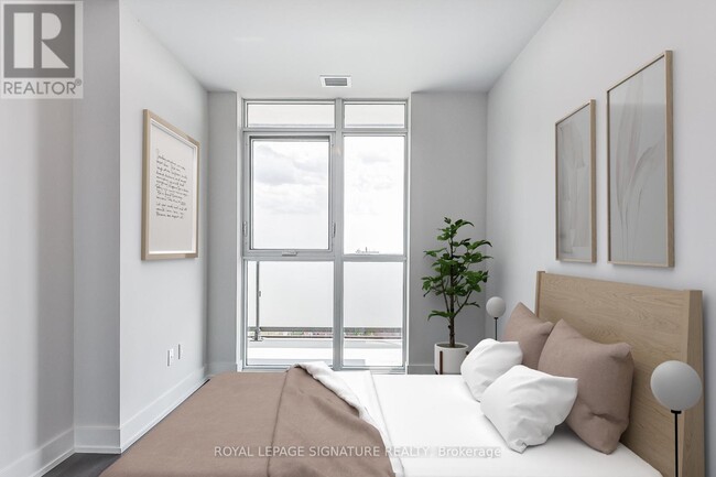 Photo du bâtiment - 2550 Simcoe St N