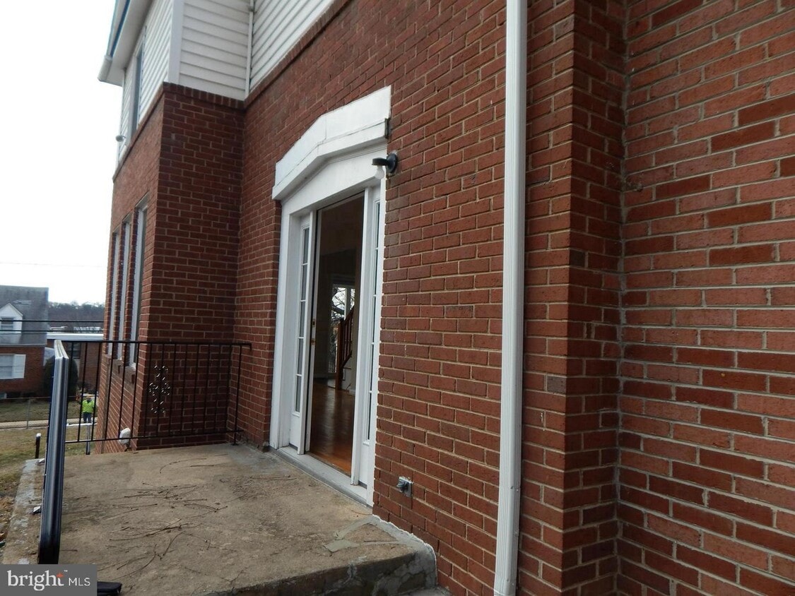 Primary Photo - 2713 24th Rd S