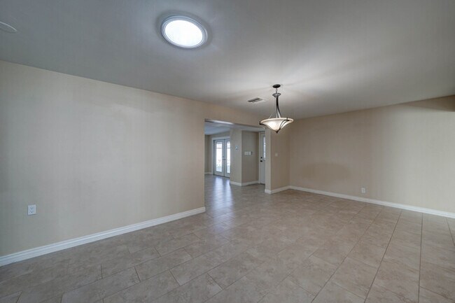 Building Photo - Old Town Scottsdale Gem with Gorgeous Back...