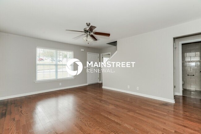 Building Photo - 3 Bedroom Pet-Friendly Home in La Vergne, TN with Main Street Renewal