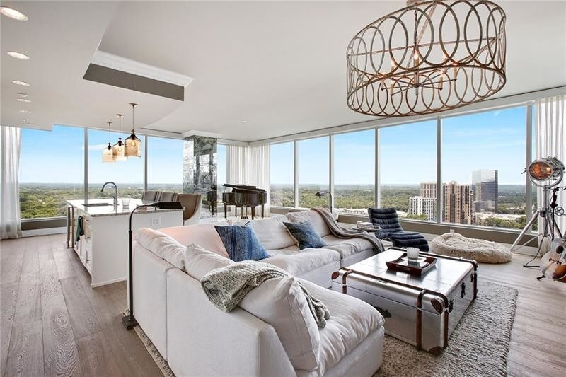 Foto principal - 3630 Peachtree Rd NE