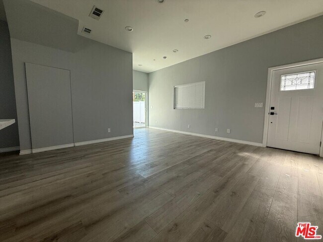 Foto del edificio - 15964 Gault St