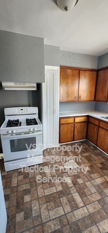 Building Photo - 14717 Milverton Rd