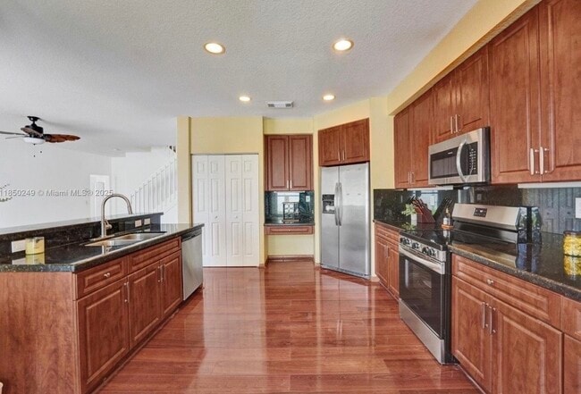 Building Photo - 10730 NW 56th Ct