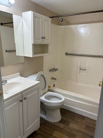 Foto del edificio - 5123 Ryan Rd