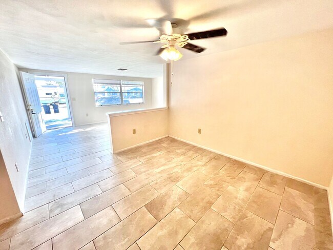 Foto del edificio - Updated 3BD/2BTH Home on Corner Lot