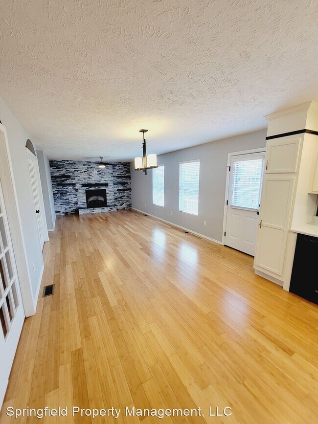 Building Photo - 4 br, 2.5 bath House - 5477 W. Basswood Ct.