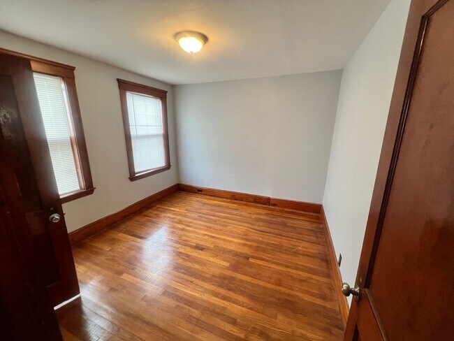 Oded Kadosh - Saxton Street - Oded Kadosh - Saxton Street Apartment